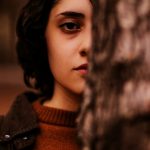 Wie man peinliche Schweigen mit Humor überwindet