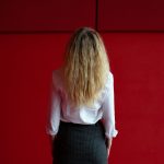 Die Kunst des digitalen Flirtens mit Emojis und Reaktionen