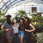 Unerwartete Freundschaften und lustige Begegnungen im Chat