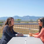 Wie man ohne Druck flirtet ein Leitfaden für entspannte Annäherung