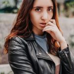 Ein Dating Coach teilt 3 Tipps für eine sichere öffentliche Verabredung